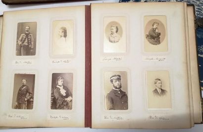 Album de photos et portraits divers: familles...