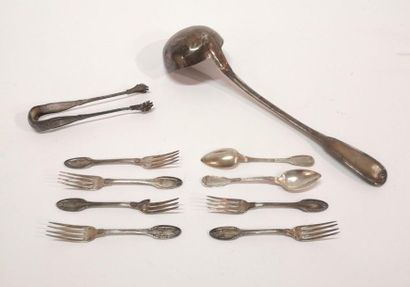 Ensemble en argent: louche, pince à sucre...