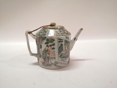 CHINE et divers. Collection de 12 théières...
