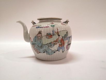 CHINE et divers. Collection de 12 théières...