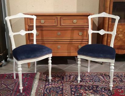 Petite commode style Louis XVI (H 85, L 105,...