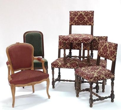 Lot de sièges: 4 de chaises Style Louis XIV...