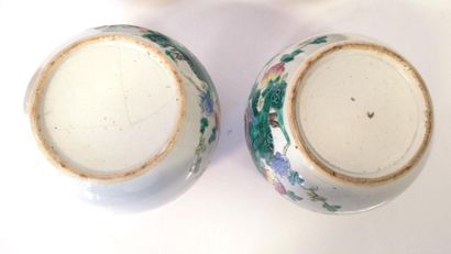 CHINE. Paire de pots à gingembre en porcelaine,...