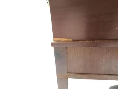 Petit bureau à cylindre en acajou, portes...