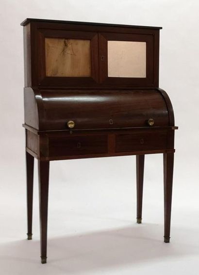 Petit bureau à cylindre en acajou, portes...