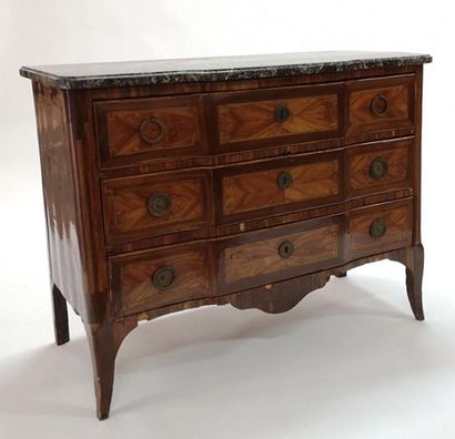 Commode à ressaut en bois de placage, dessus...