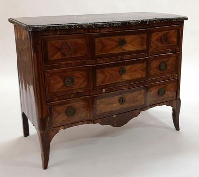 Commode à ressaut en bois de placage, dessus...