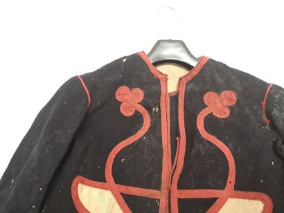 Boléro et gilet de zouave (3e 70), état moyen
Expert:...