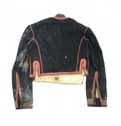 Boléro et gilet de zouave (3e 70), état moyen
Expert:...