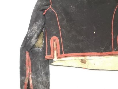 Boléro et gilet de zouave (3e 70), état moyen
Expert:...
