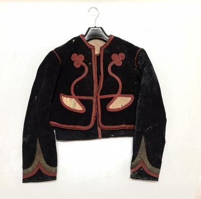 Boléro et gilet de zouave (3e 70), état moyen
Expert:...