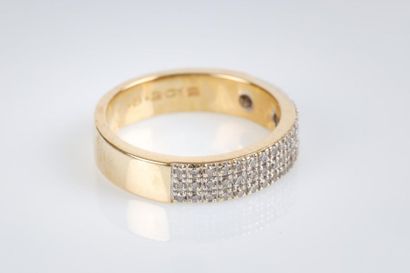Bague en or bicolore sertie de 60 diamants...