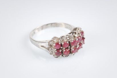 Bague en argent rectangulaire, sertie de...