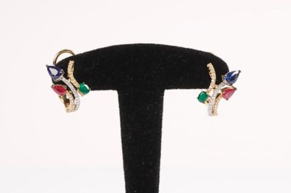 Paire de boucles d'oreilles en or à 6 vagues...