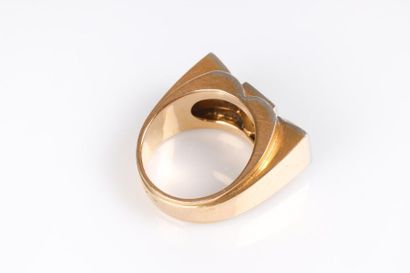Importante bague tank en or de deux tons...