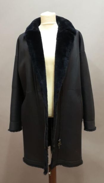 GERARD DAREL. Manteau pour femme en cuir...