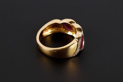 Bague jonc en or de deux tons sertie de trois...