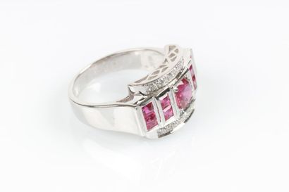 Bague en or gris style Art Déco sertie d'un...