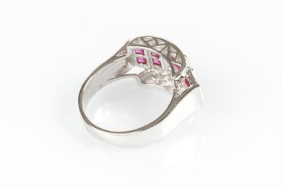 Bague en or gris style Art Déco sertie d'un...