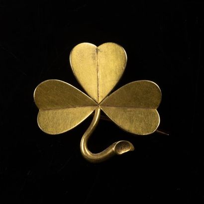 Broche trèfle en or. 8,70 g, larg. 30 mm

Vente...