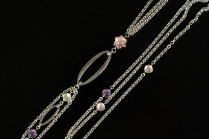 MONTBLANC. Collier en argent, les trois rangs...