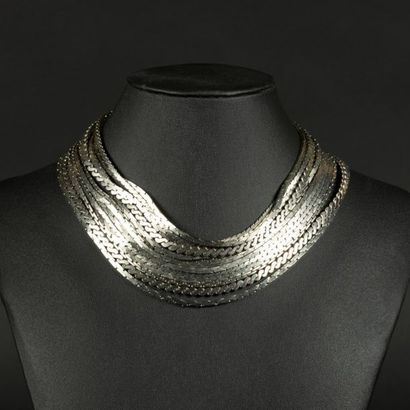 CHANEL. Collier 13 rangs de chaines en métal...