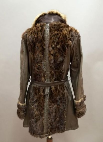 GIORGIO. Veste en cuir lisse chocolat, fourrure...