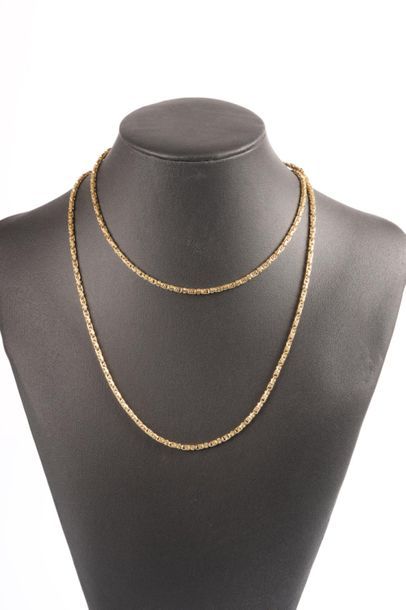 Sautoir en or maille fantaisie. 83 cm, 40,72...