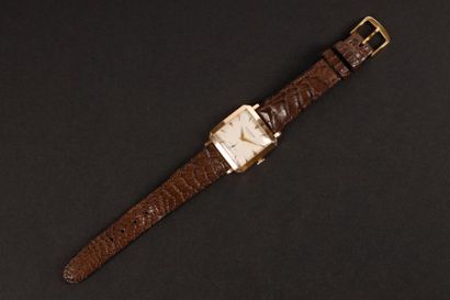 JAEGER-LECOULTRE. Montre d'homme carrée à...