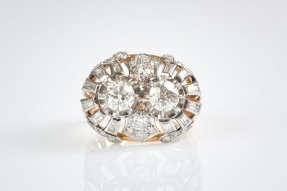 Importante bague en or rose et platine sertie...