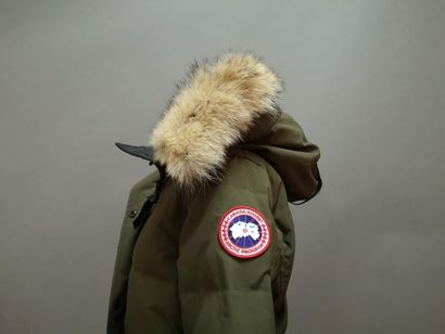 CANADA GOOSE. Parka vert pour femme, modèle...