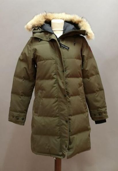 CANADA GOOSE. Parka vert pour femme, modèle...