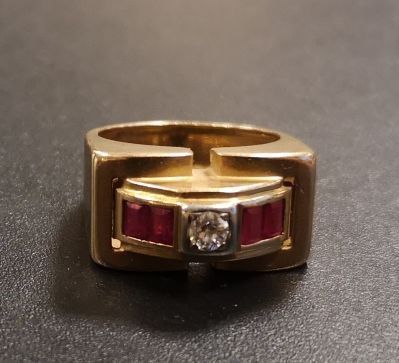 Bague tank en or rose et gris sertie d'un...