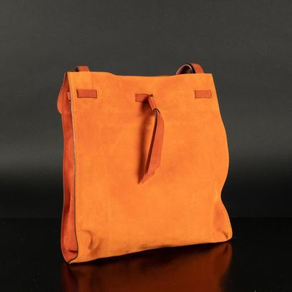 GERARD DAREL. Sac en cuir croute velours...