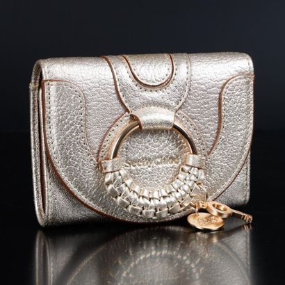 SEE BY CHLOE. Porte-monnaie en cuir grainé...