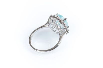Bague en or gris sertie d'une tourmaline...