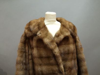 Manteau de vison clair marron glacé, léger...
