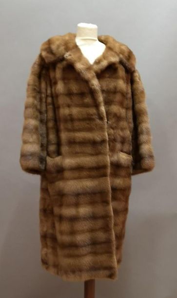 Manteau de vison clair marron glacé, léger...