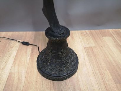Grande torchère en bronze à patine noir et...