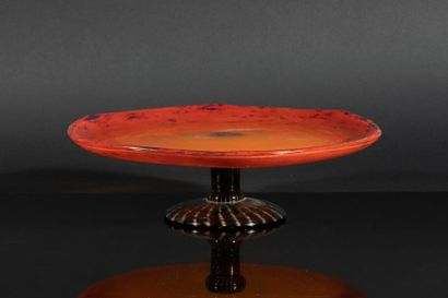 SCHNEIDER. Coupe sur piédouche en verre marmoréen...