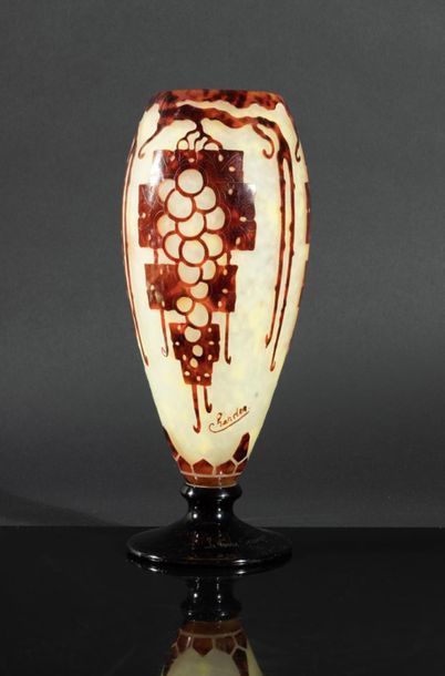 CHARDER - LE VERRE FRANCAIS. Vase balustre...