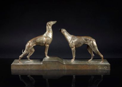 C. CHARLES
Deux lévriers
Bronze. Signé sur...