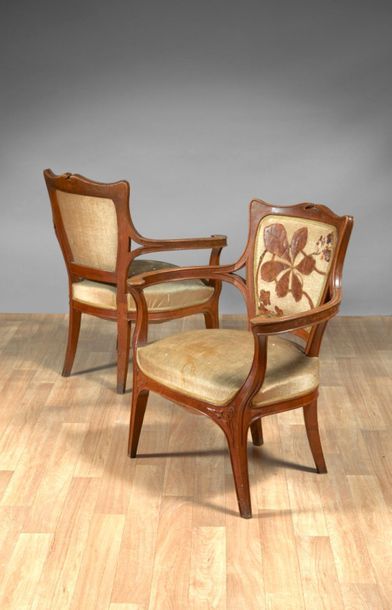 TRAVAIL BELGE ART NOUVEAU
Paire de fauteuils...