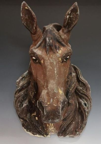 Tête de cheval en applique murale en tôle...
