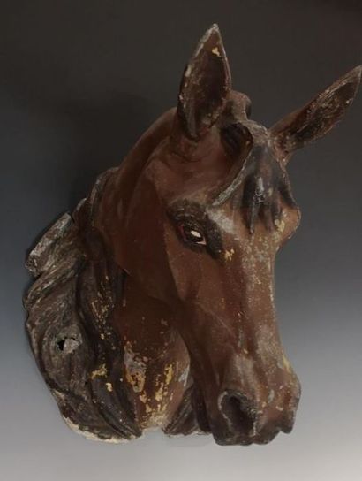 Tête de cheval en applique murale en tôle...