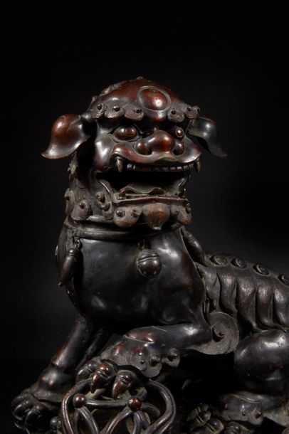 CHINE, fin XIXe. Lion, dit chien de fô
Bronze...