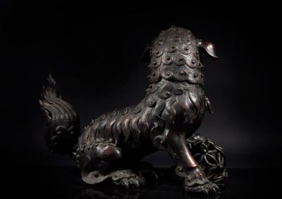 CHINE, fin XIXe. Lion, dit chien de fô
Bronze...