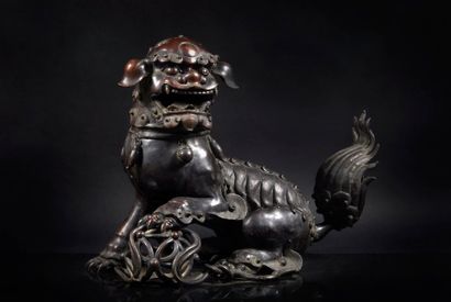 CHINE, fin XIXe. Lion, dit chien de fô
Bronze...