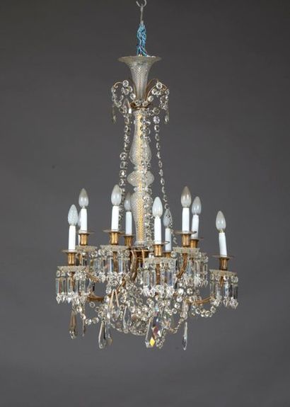 Lustre en bronze doré et verre taillé à dix...