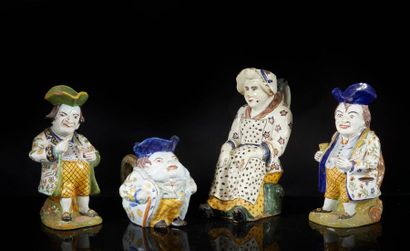 Desvres
Quatre pichets anthropomorphes en...